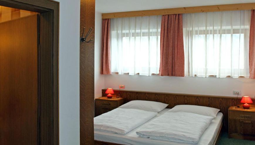 Appartement Schaller San Lorenzo di Sebato Exterior foto